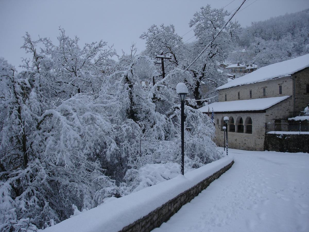 Tritoxo Guesthouse Koukkoúlion Esterno foto